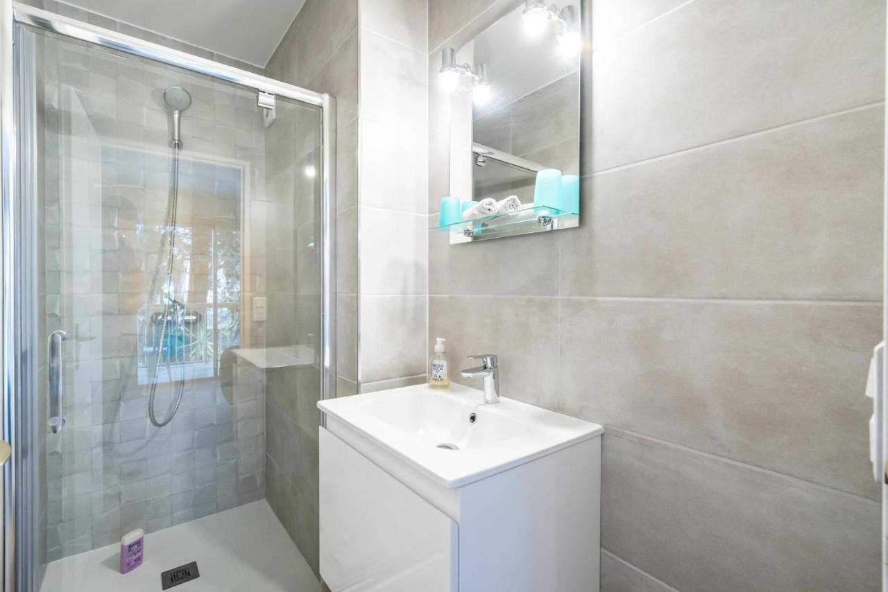 Spacious Apartment At A 5 Min Walk From The Beach Антіб Екстер'єр фото