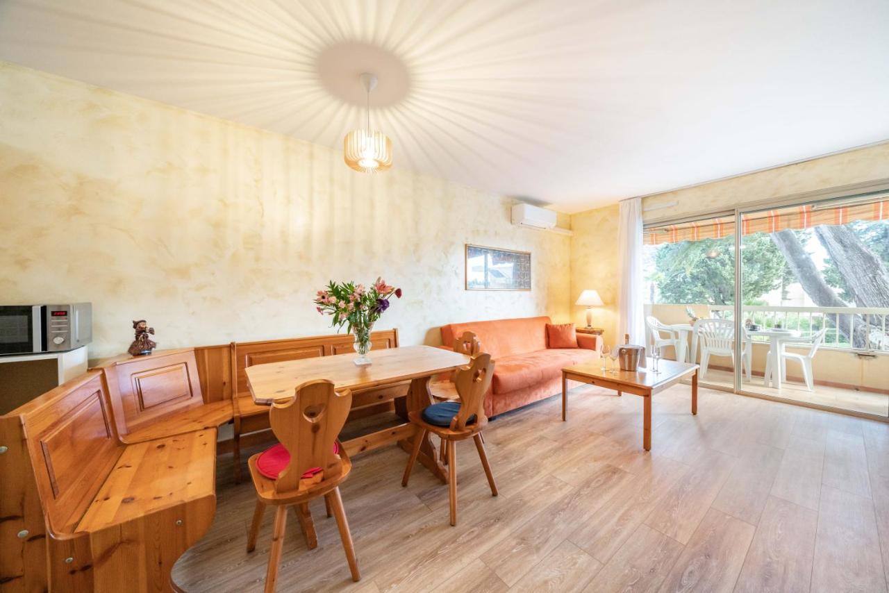 Spacious Apartment At A 5 Min Walk From The Beach Антіб Екстер'єр фото