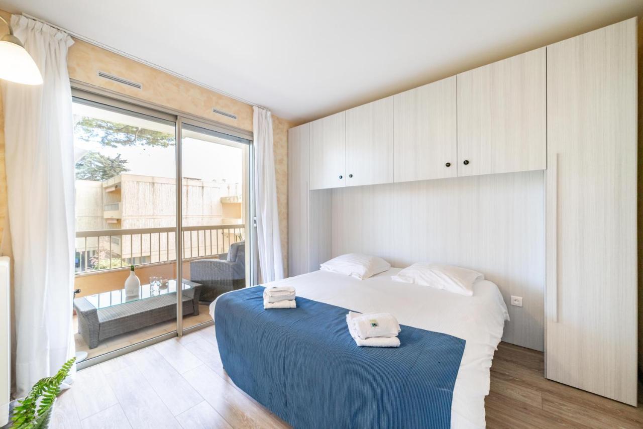 Spacious Apartment At A 5 Min Walk From The Beach Антіб Екстер'єр фото