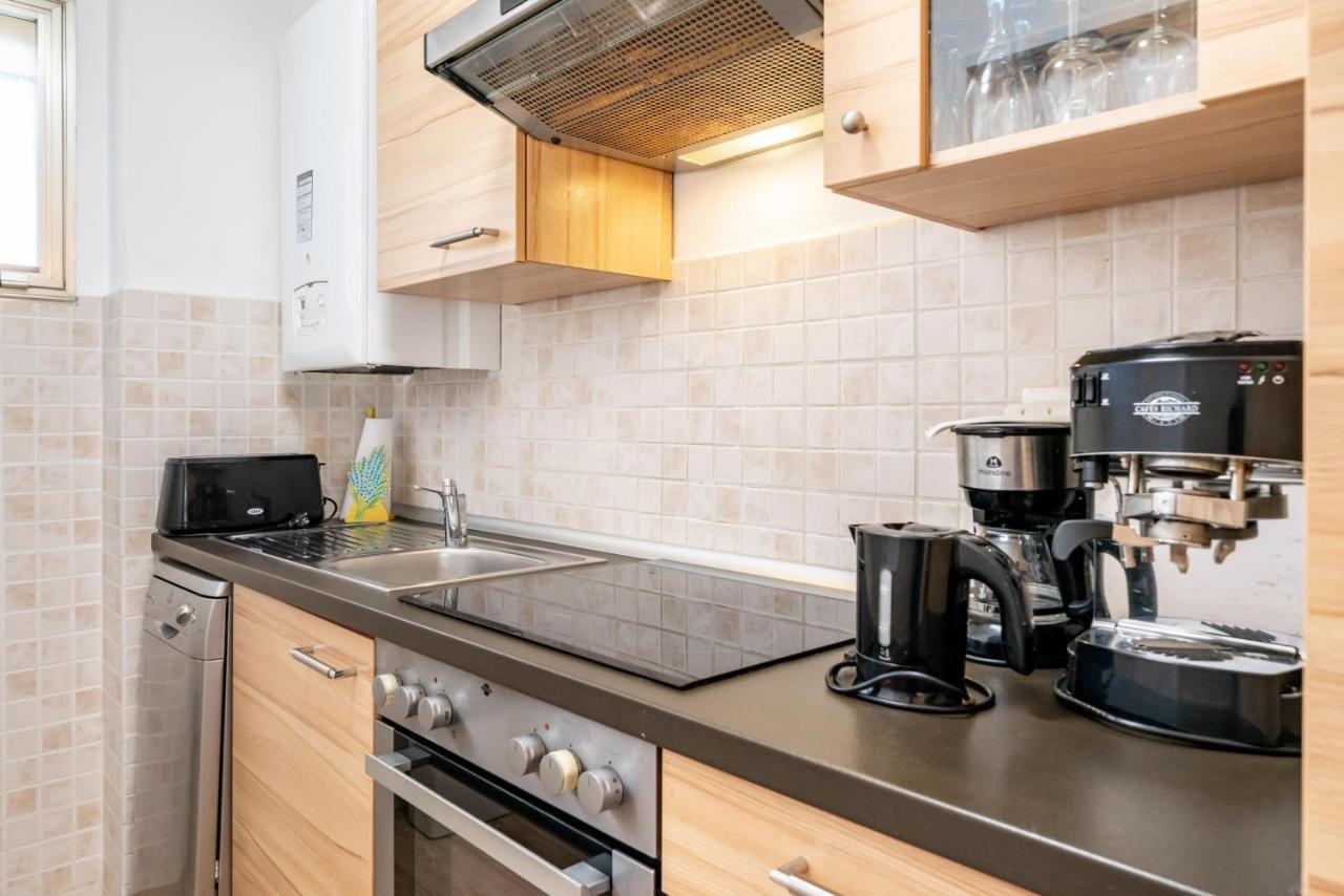 Spacious Apartment At A 5 Min Walk From The Beach Антіб Екстер'єр фото