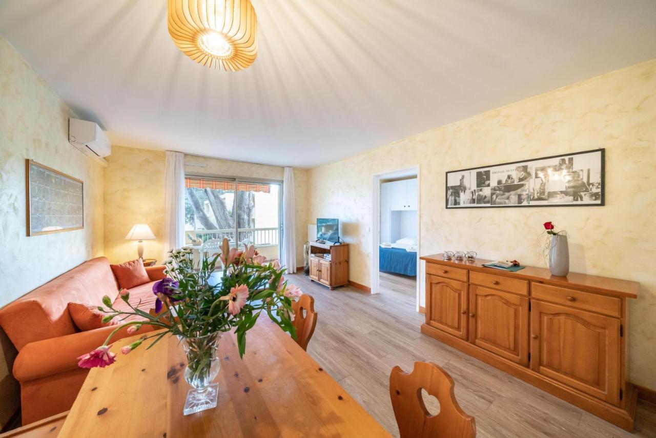 Spacious Apartment At A 5 Min Walk From The Beach Антіб Екстер'єр фото