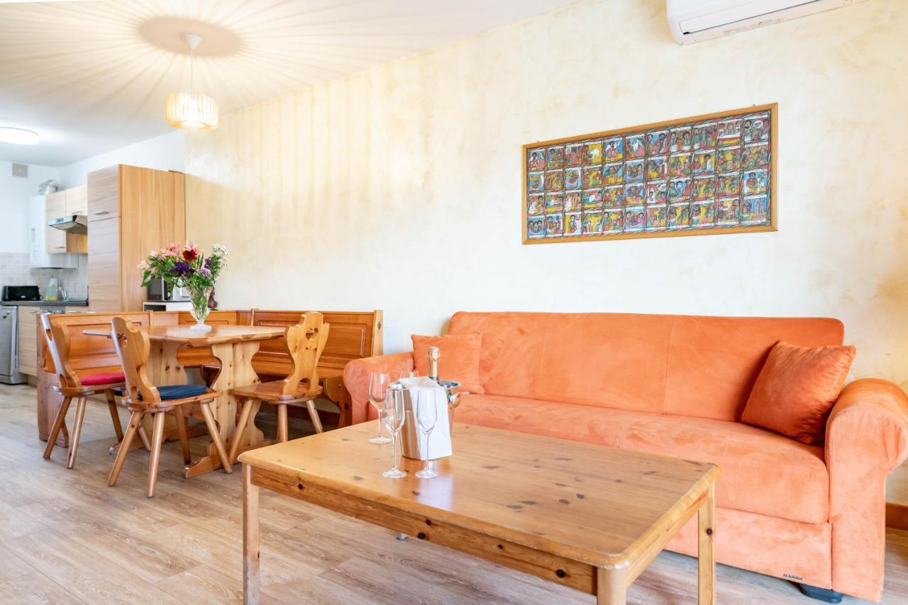 Spacious Apartment At A 5 Min Walk From The Beach Антіб Екстер'єр фото