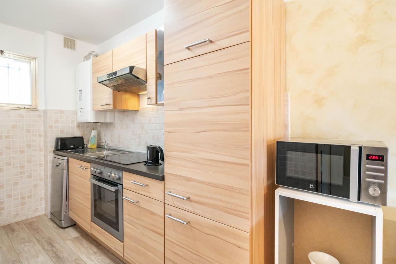Spacious Apartment At A 5 Min Walk From The Beach Антіб Екстер'єр фото
