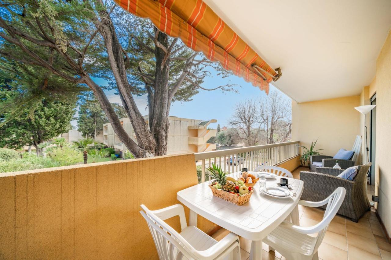 Spacious Apartment At A 5 Min Walk From The Beach Антіб Екстер'єр фото