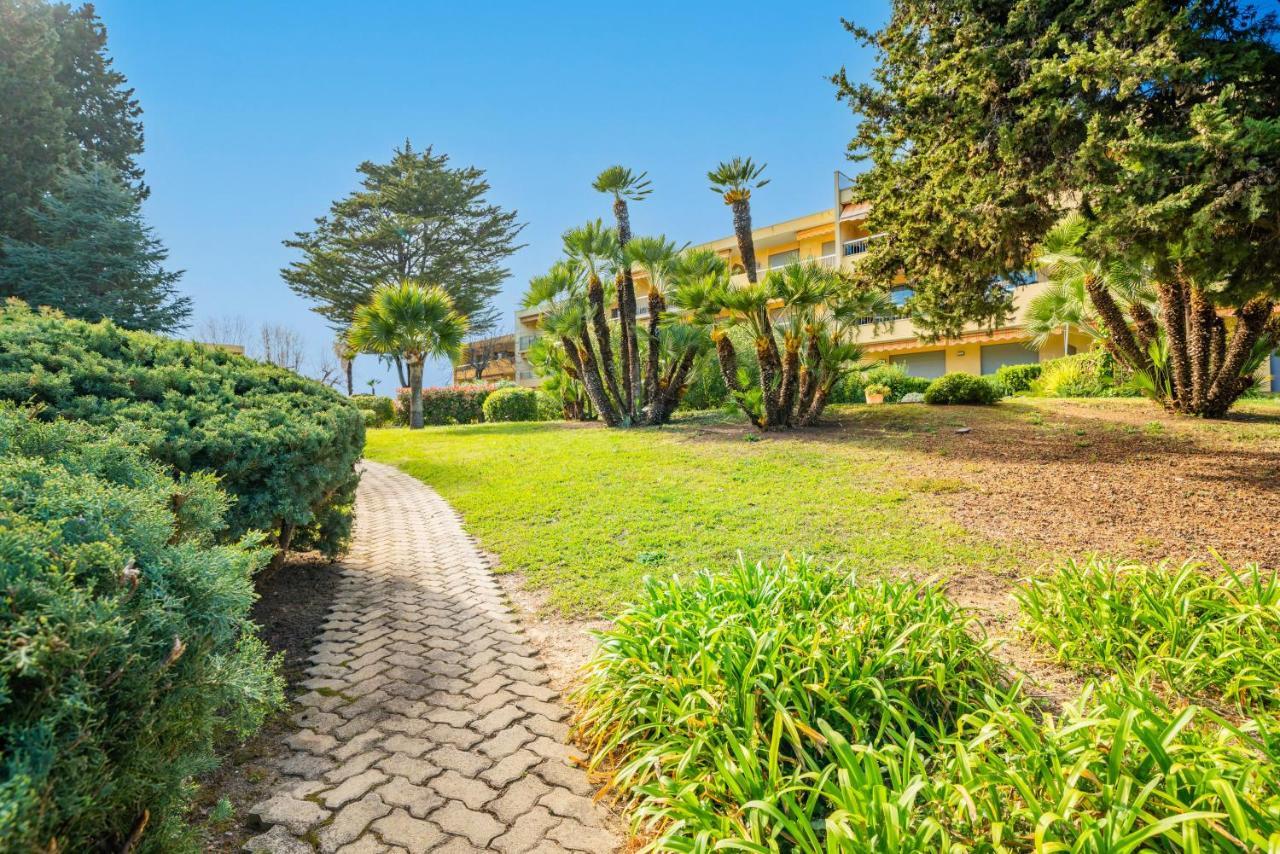 Spacious Apartment At A 5 Min Walk From The Beach Антіб Екстер'єр фото