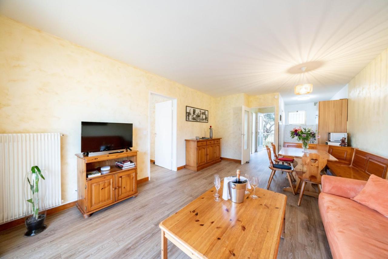 Spacious Apartment At A 5 Min Walk From The Beach Антіб Екстер'єр фото