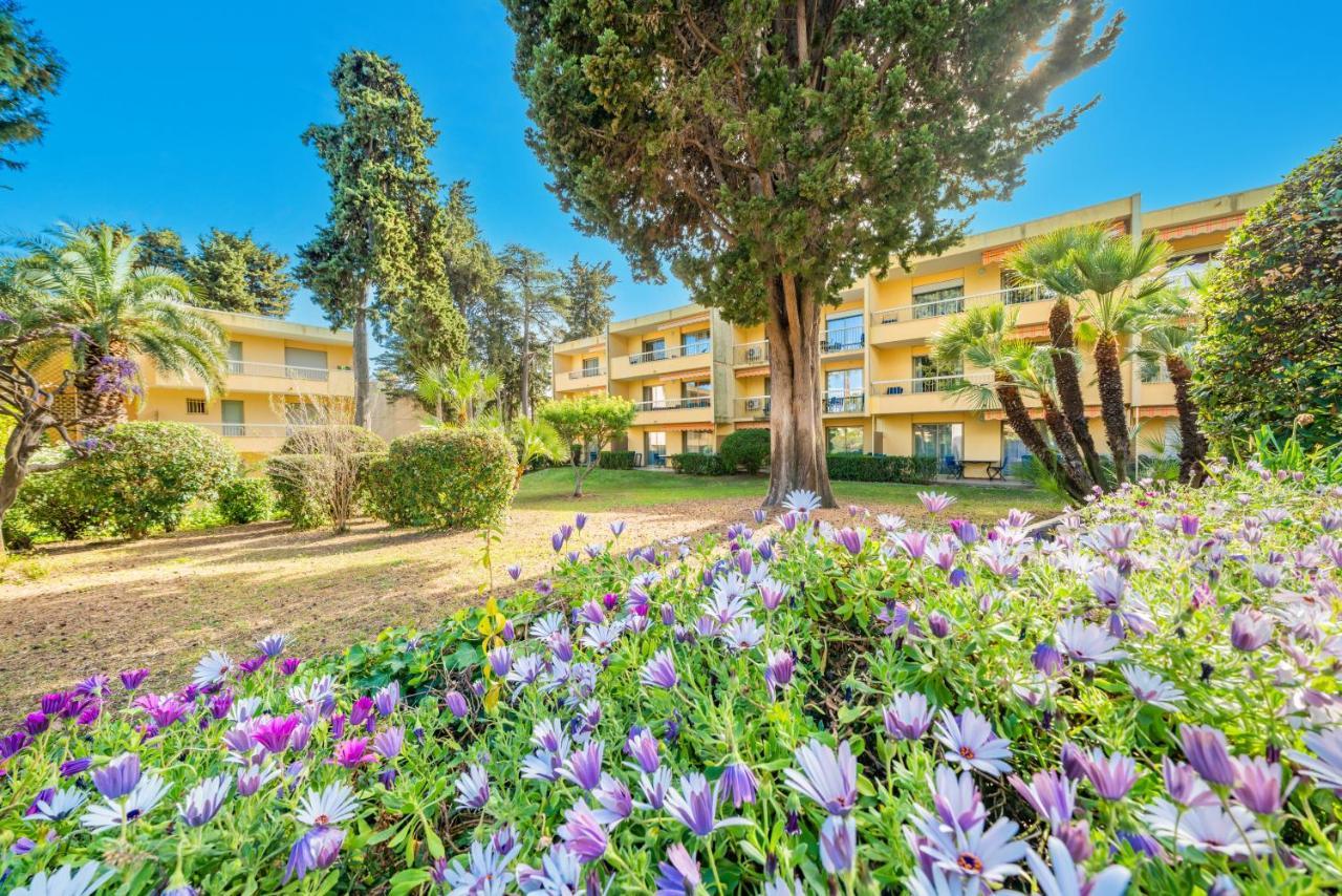 Spacious Apartment At A 5 Min Walk From The Beach Антіб Екстер'єр фото